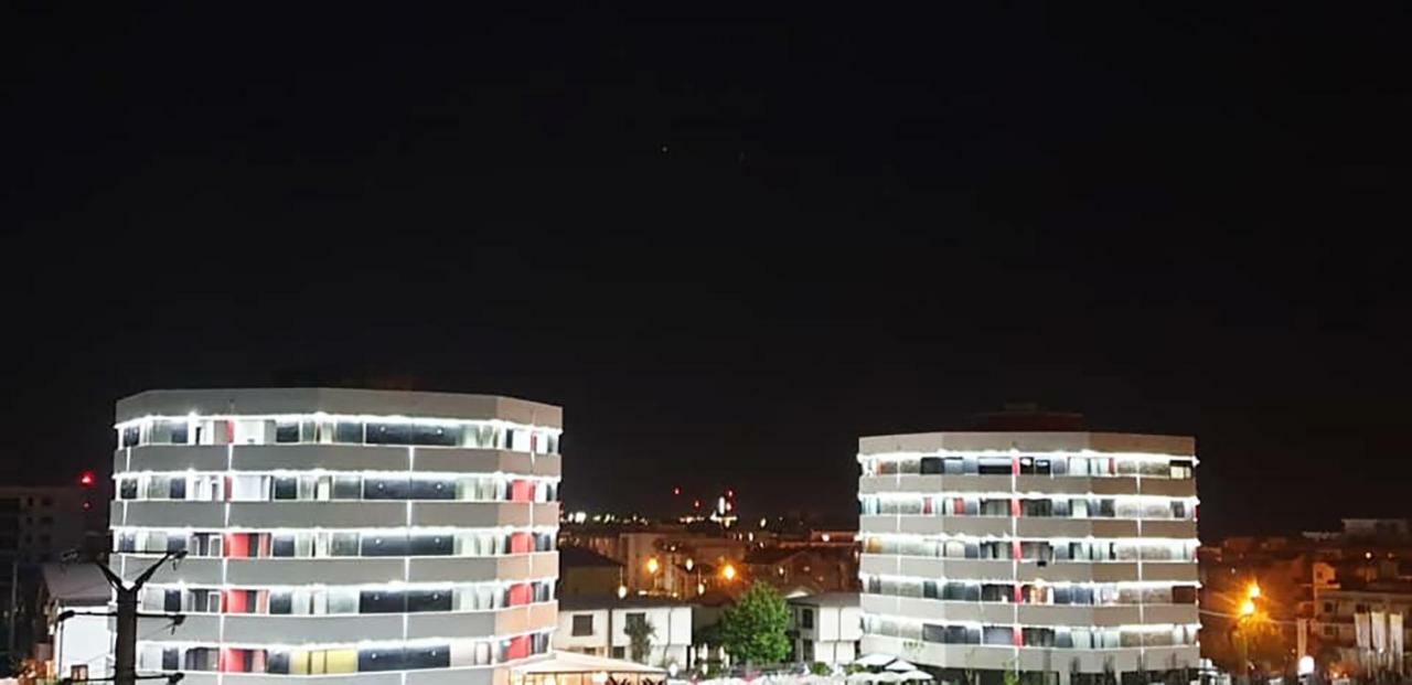 Thomas Luxury Apartment Navodari Luaran gambar